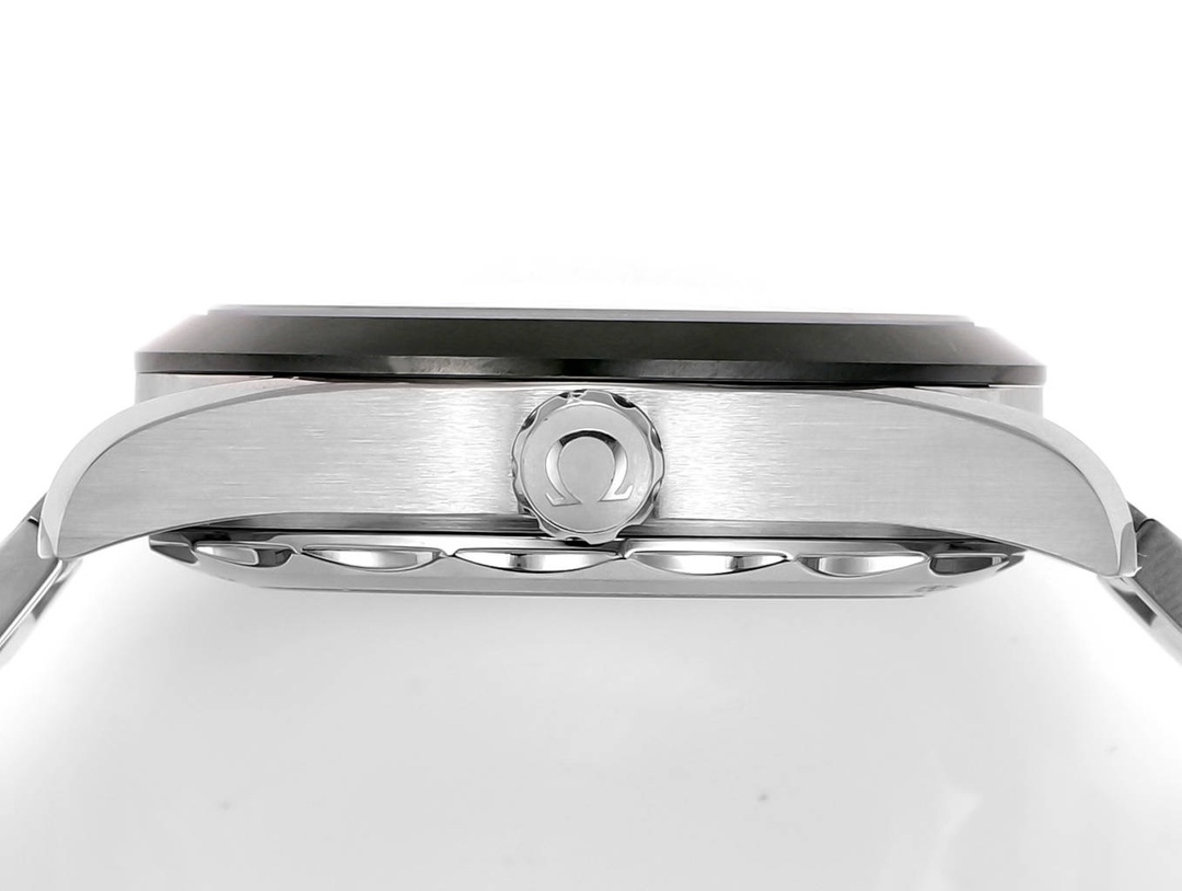 Omega Speedmaster World Time 220.10.43.22.03.001