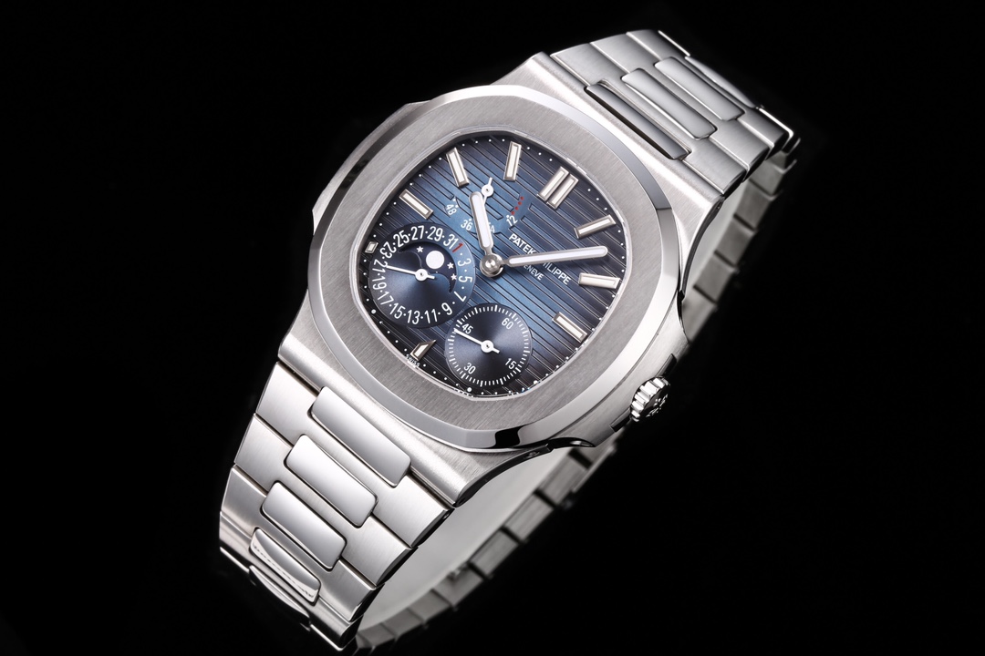 Patek Philippe Nautilus 5712/1A-001 multi-function watch