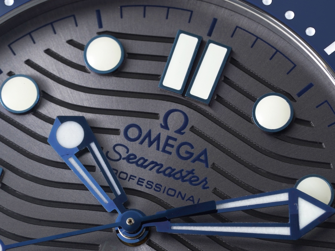 Omega SEAMASTER Seamaster Planet Ocean 210.30.42.20.01.001