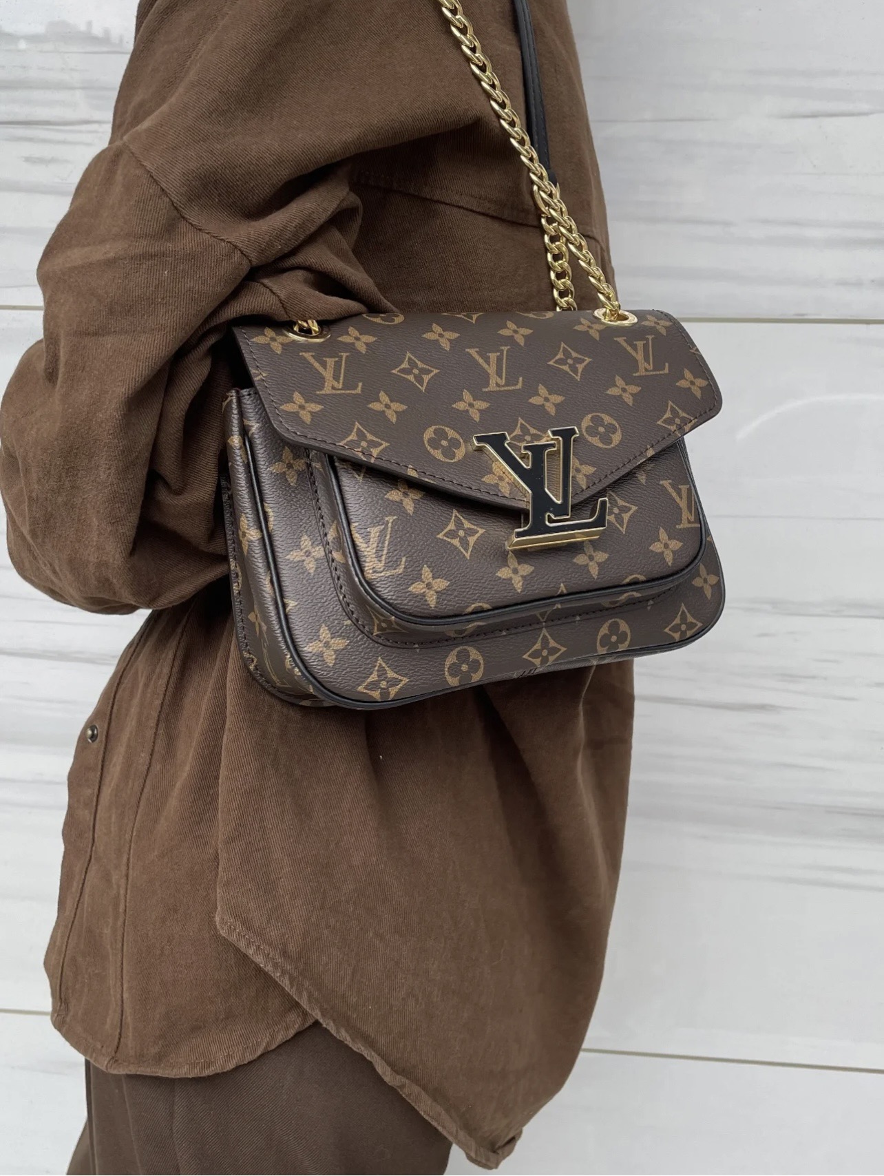 LV164653 bag