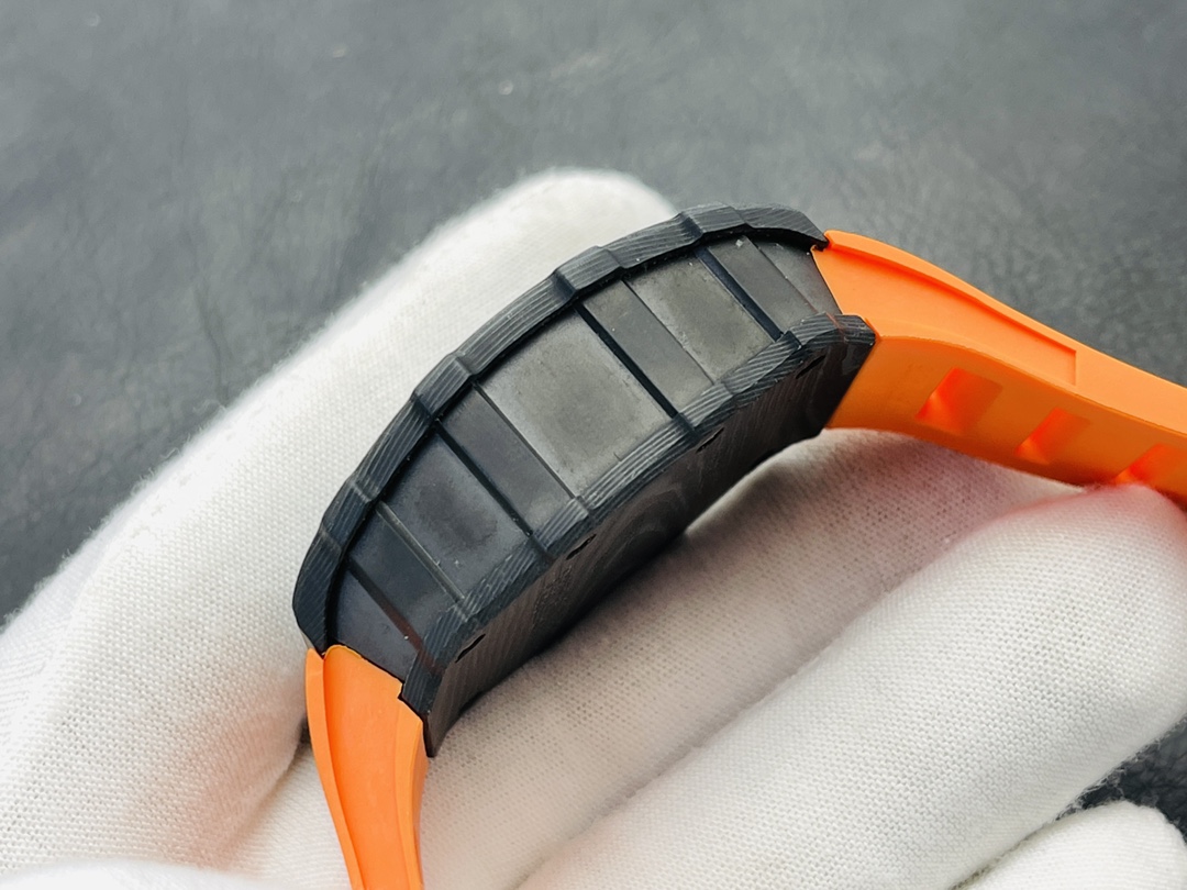 Chad Mille 35-03 blue watch is a watch