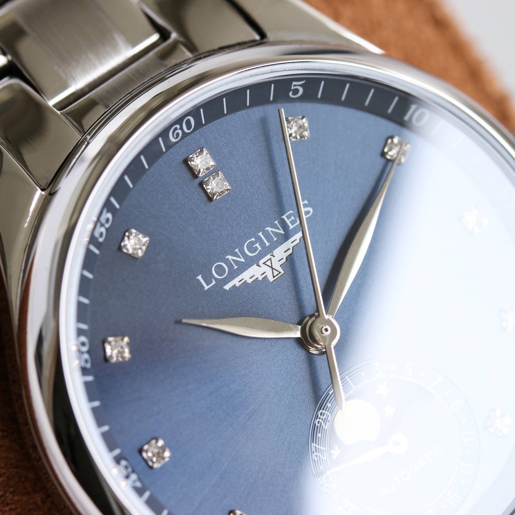 Longines' famous women's series L2.409..4.87.4 is simple and elegant,