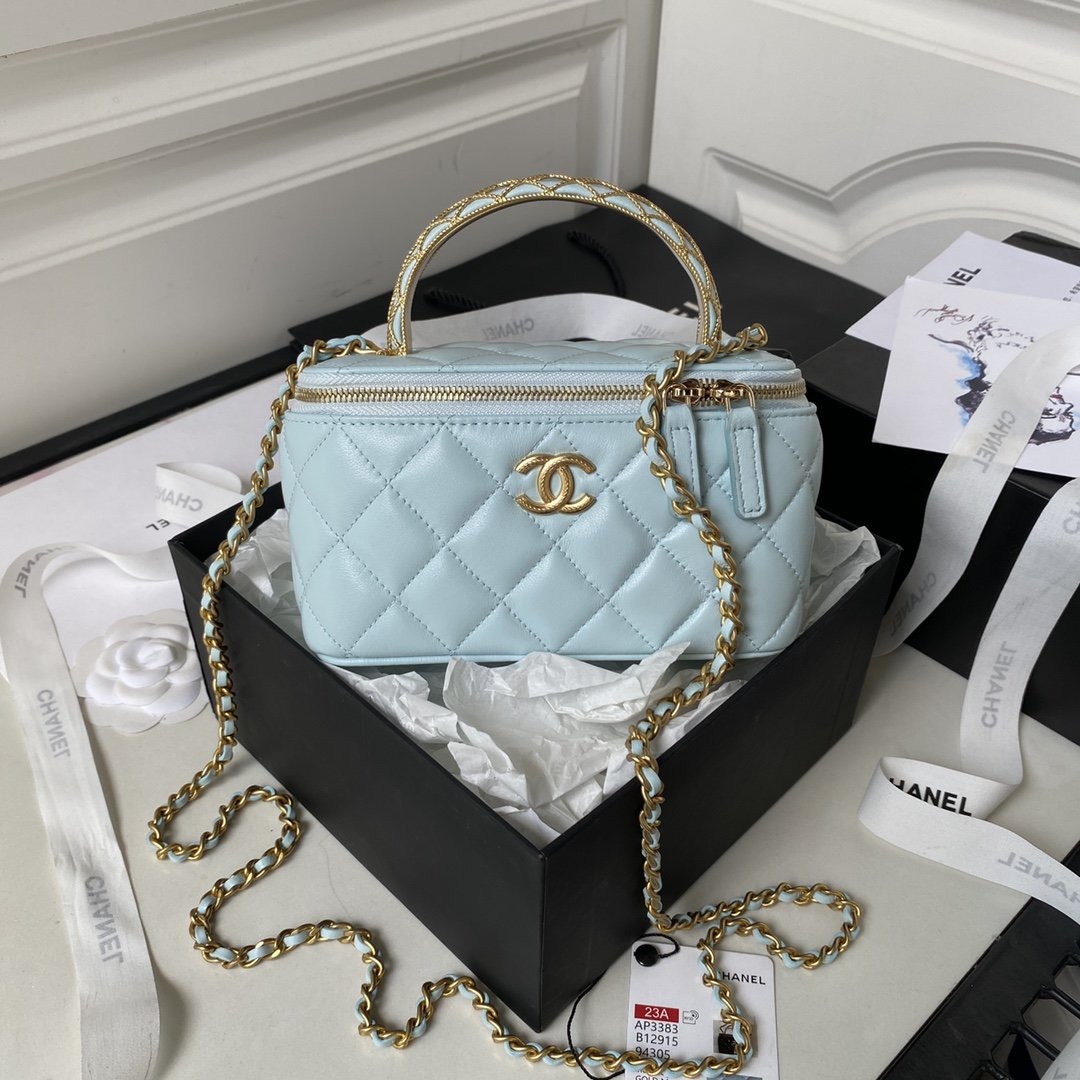 Chanel AP3383 bag