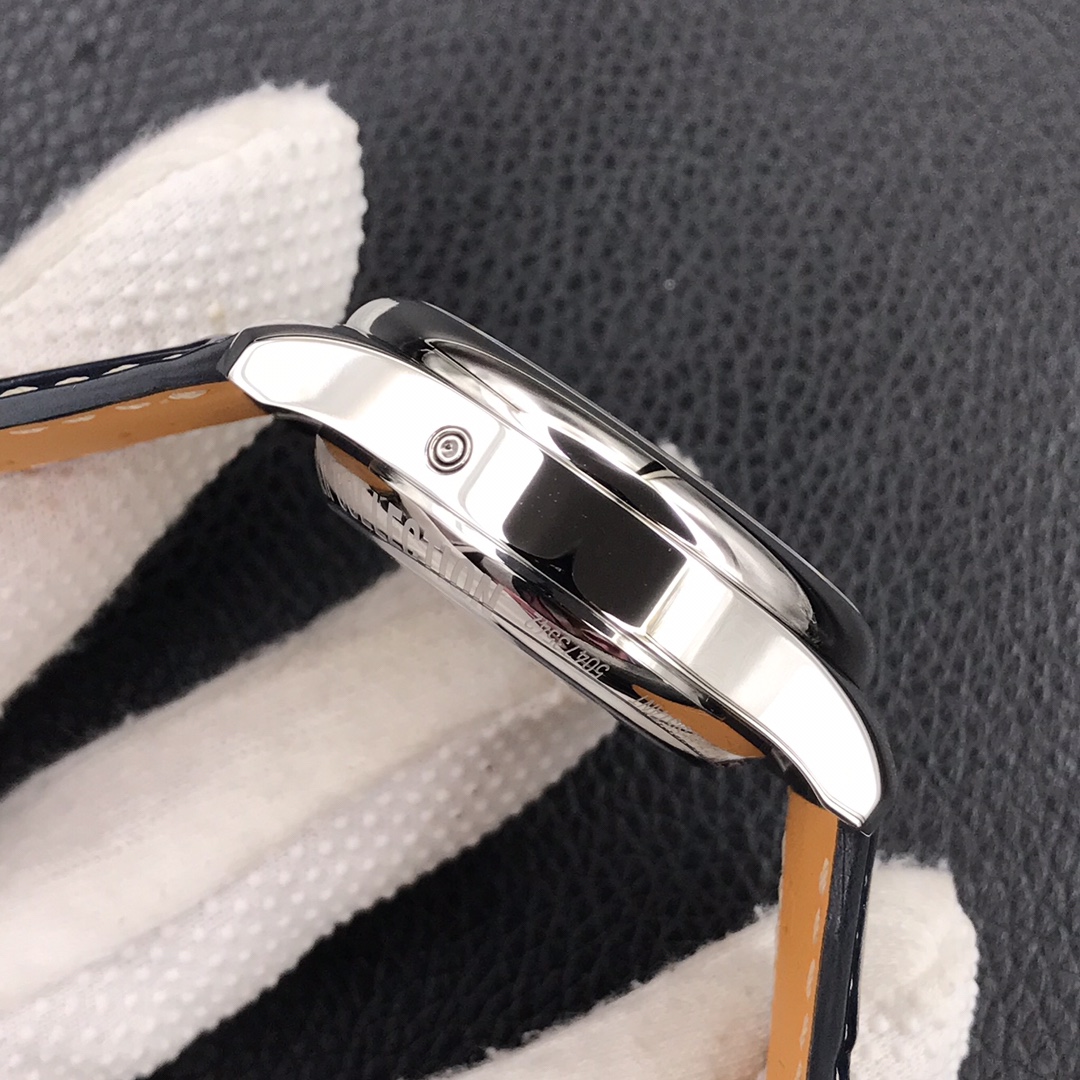 Gao Feng meticulously crafted the latest L2.773.4.78.6 wristwatch