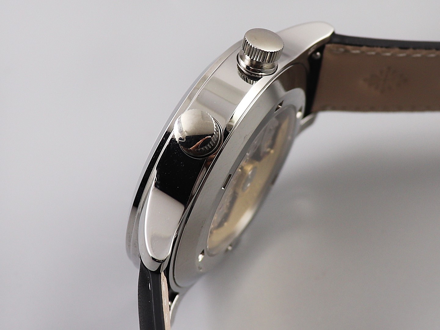 Patek Philippe time zone function ref.5524 Calatrava pilot travel time watch series