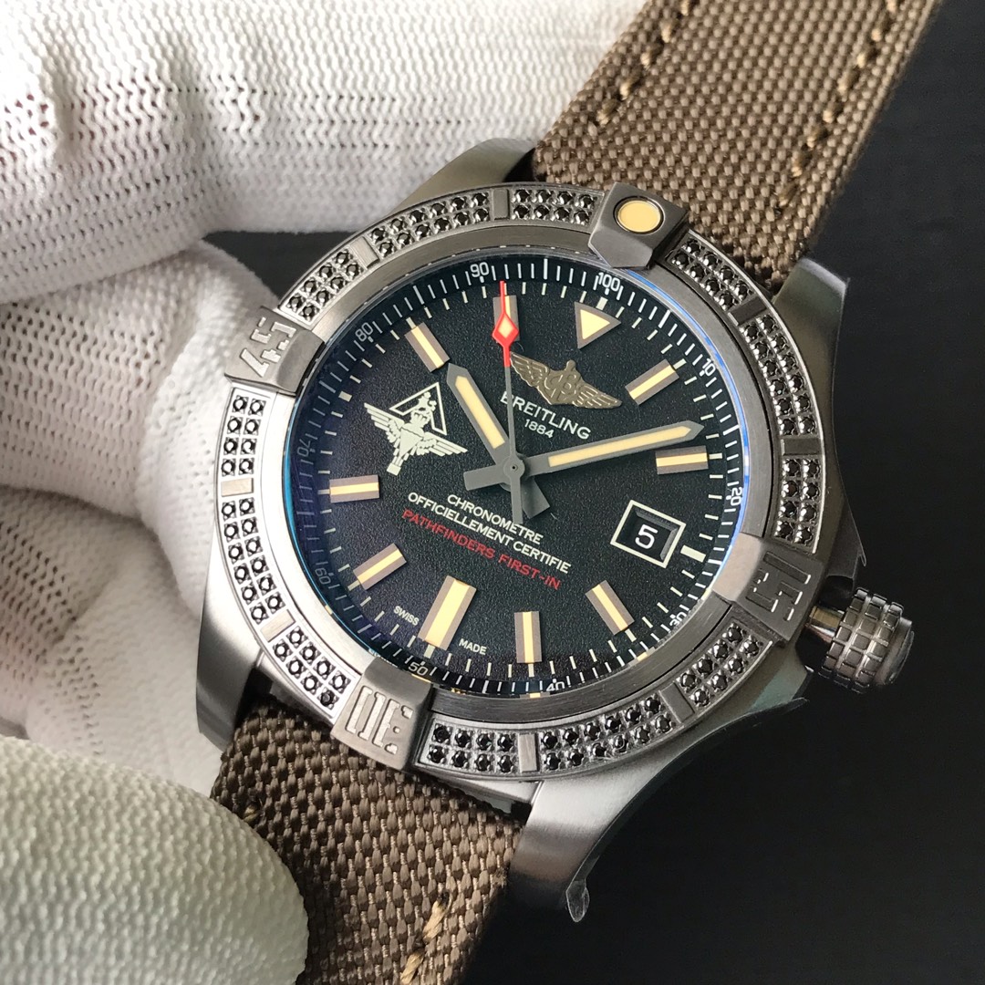 Breitling Avenger Blackbird🐧set with black diamonds original titanium case