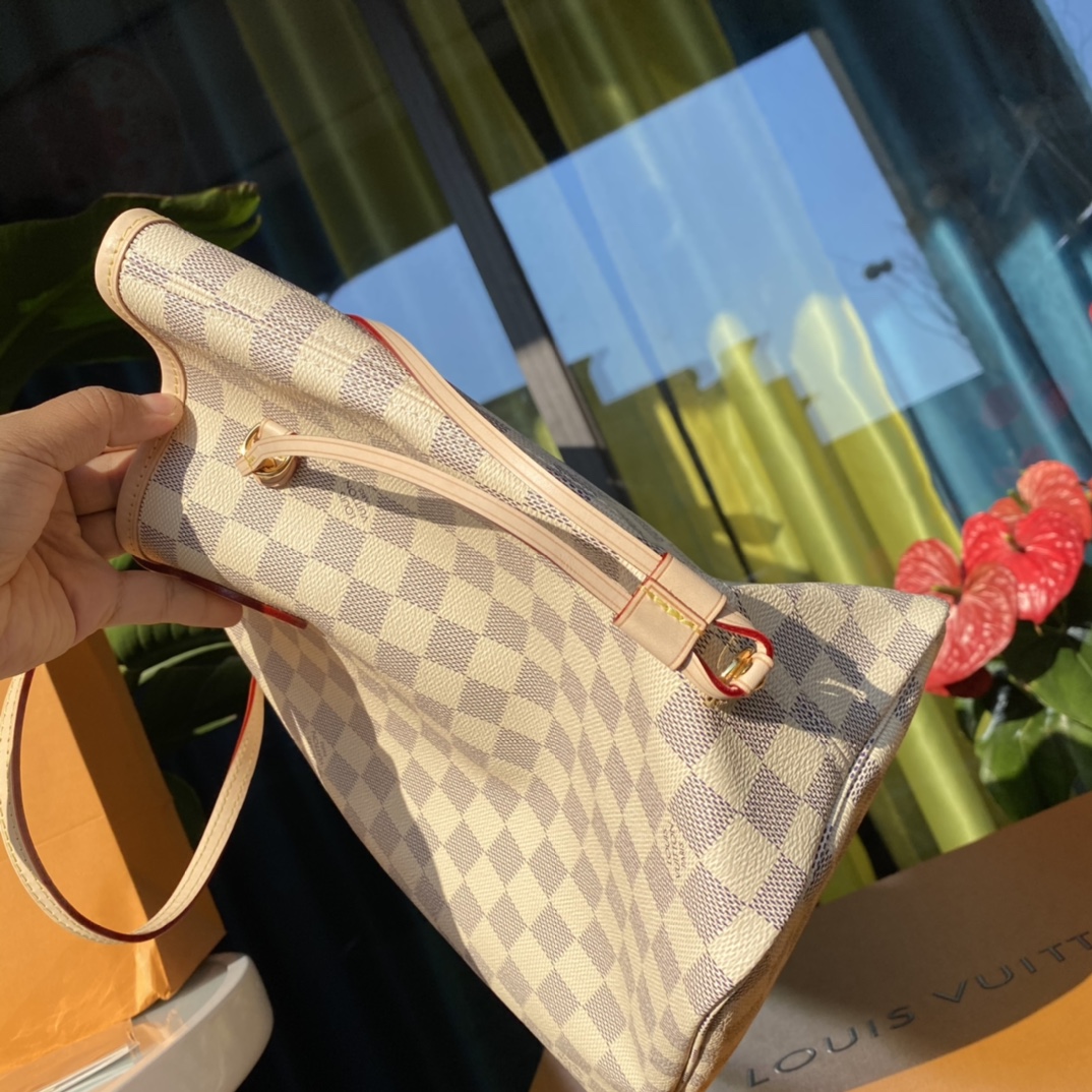 LV 164030 bag style