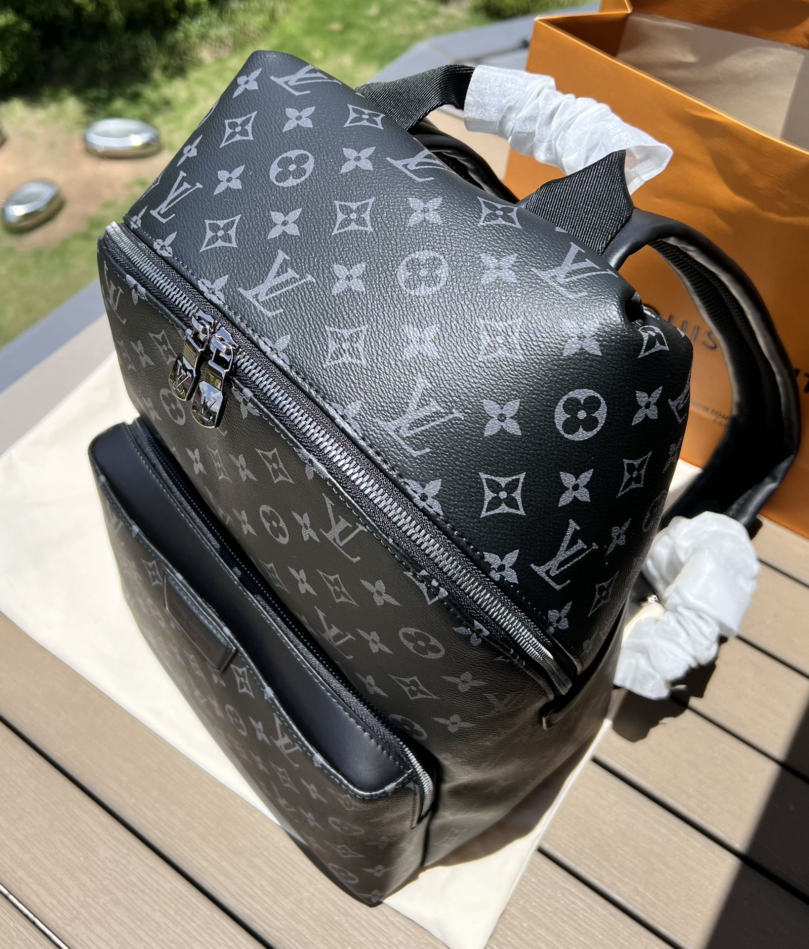 LV164219 travel bag