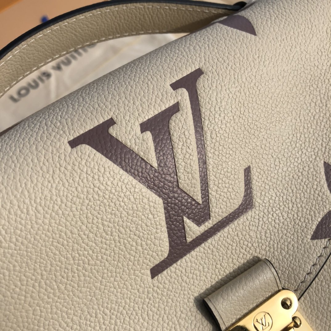 LV 163825 bag