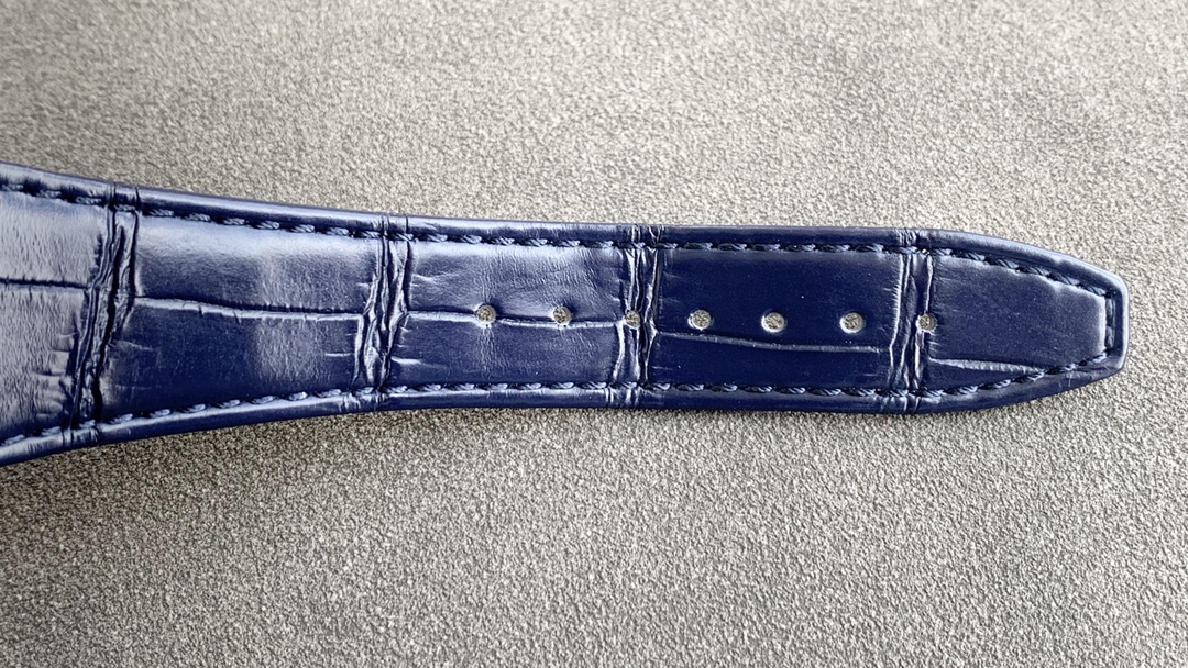 Audemars Piguet Royal Oak series 15402OR.ZZ.D003CR.01 Gypsophila watch