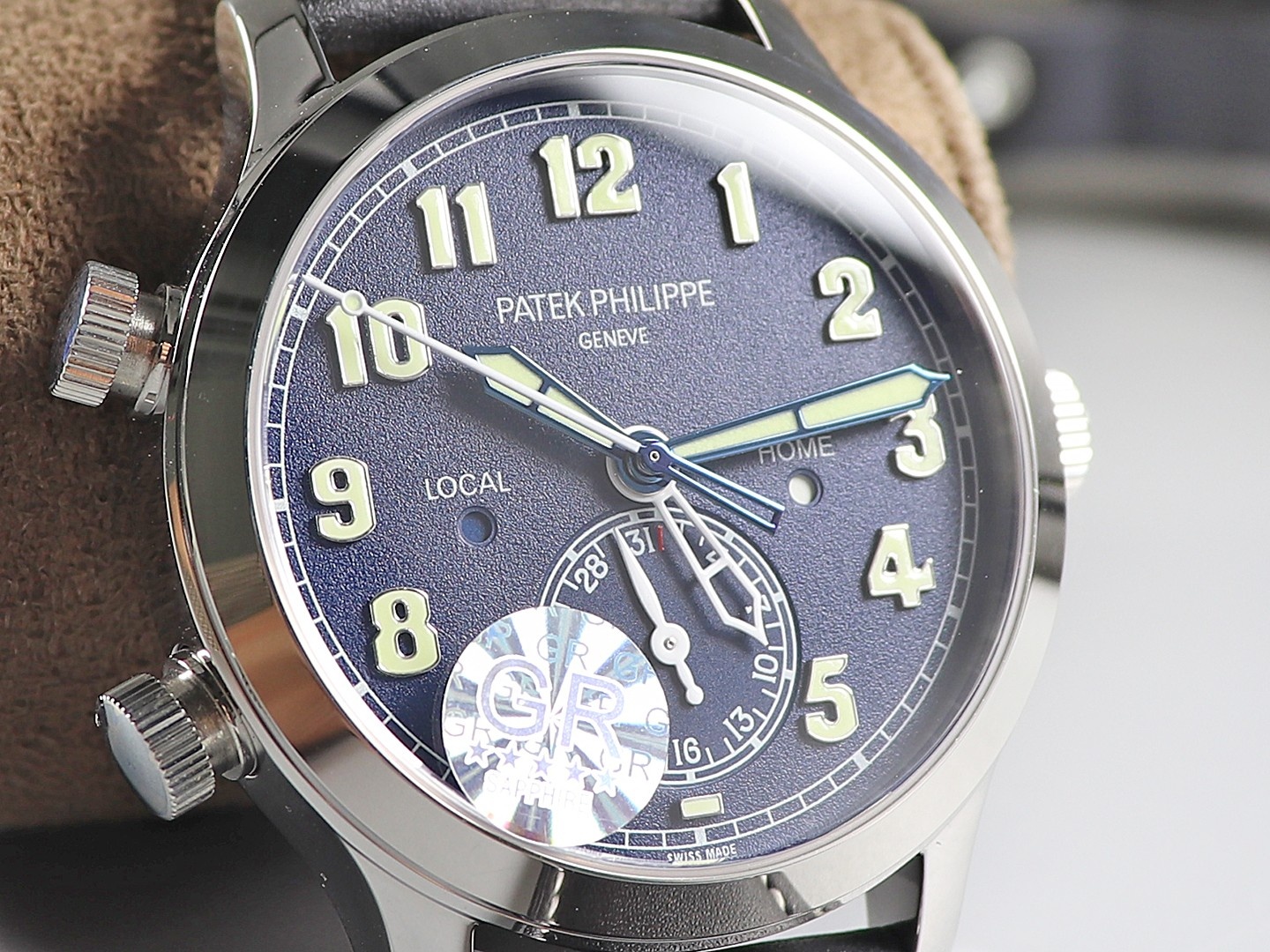 Patek Philippe time zone function ref.5524 Calatrava pilot travel time watch series