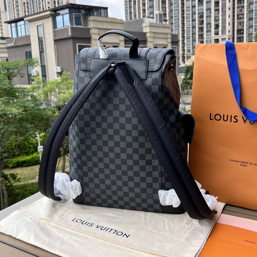 LV164236 travel bag