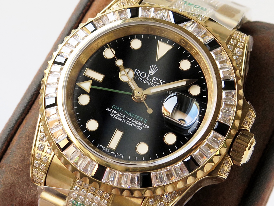 Rolex Greenwich II Custom Edition 116758 SANR-74769Bril Pavé Diamonds!