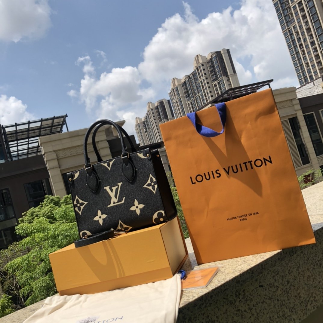 LV 164127 bag style