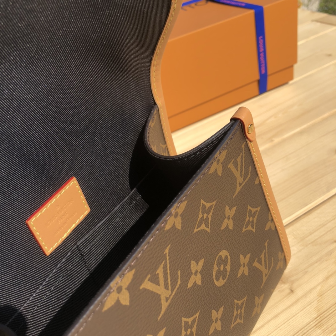 LV164734 bag