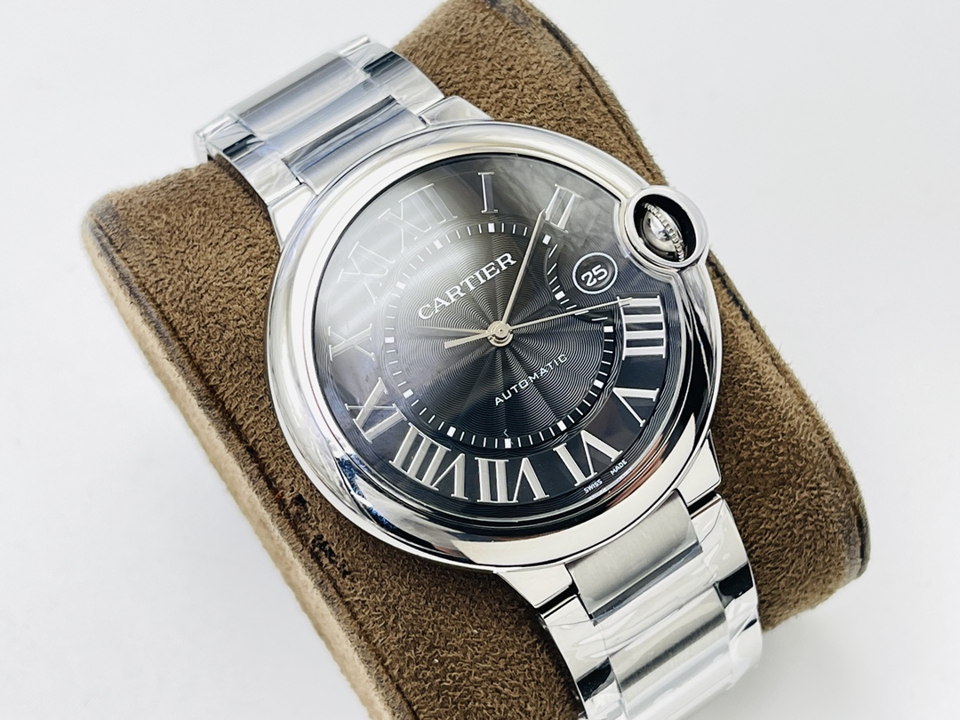 Cartier's latest version of the full series of quick-release Blue Balloon watches!