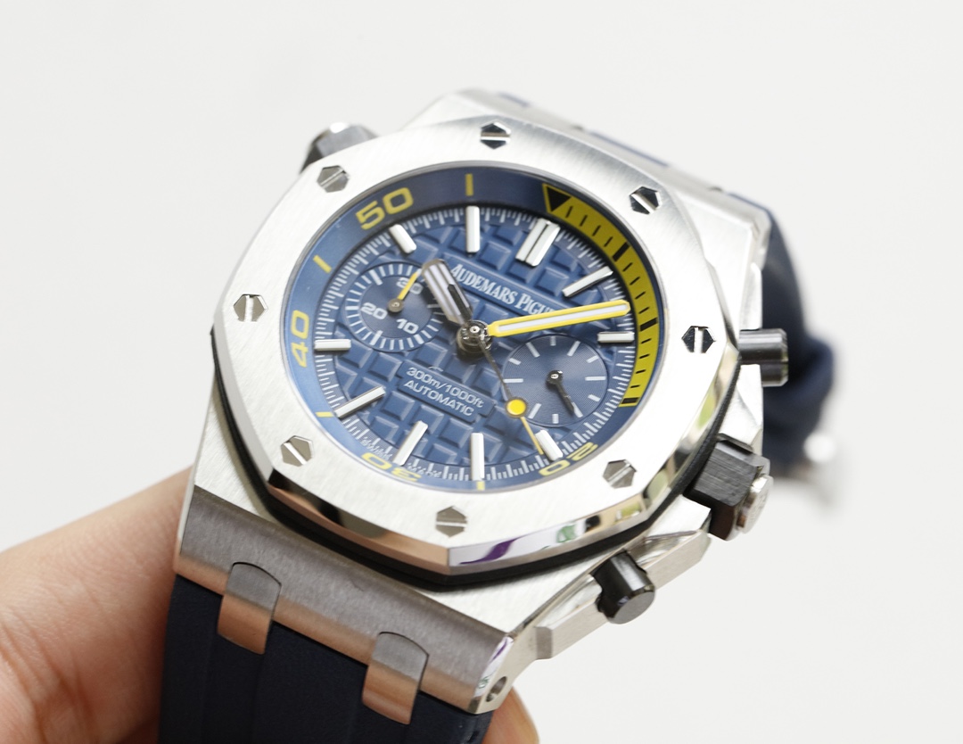 AP Audemars Piguet Royal Oak Series Fruit Watch Model: 26703