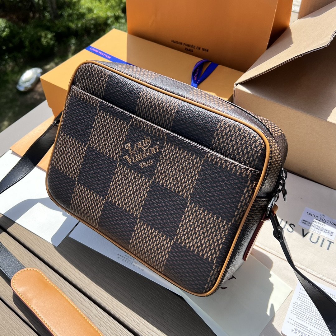 LV164421 bag