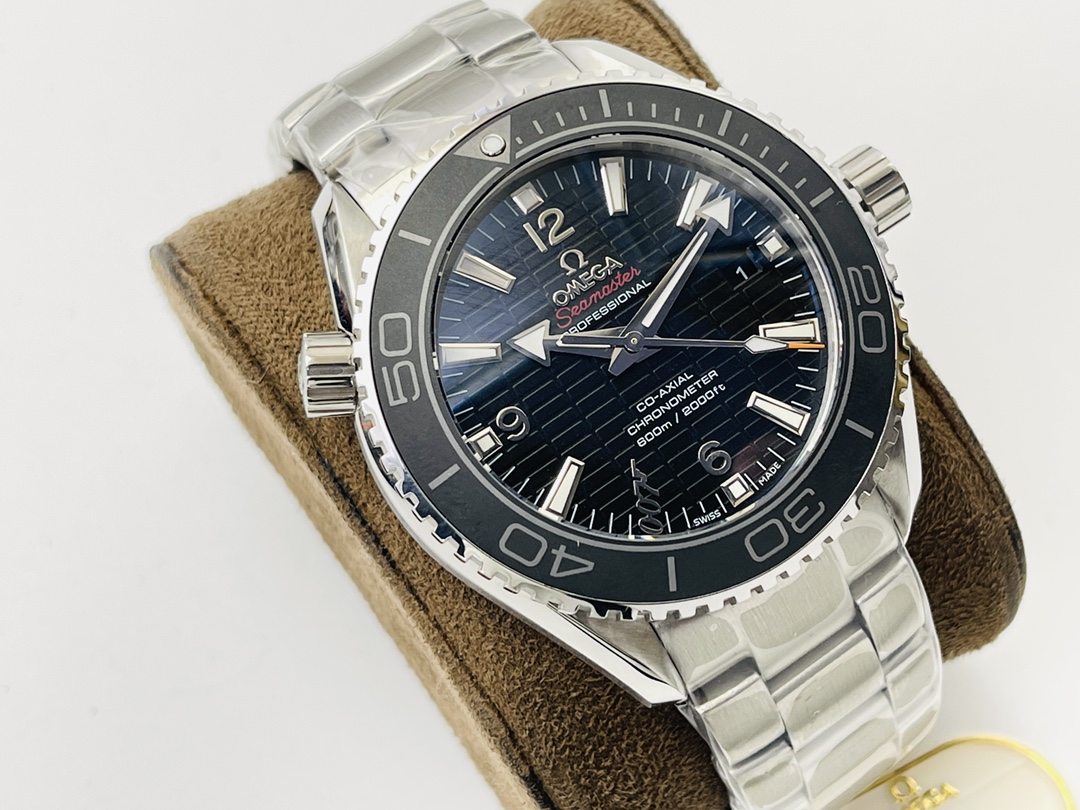 Omega Omega Seamaster Series 600-meter Diving Men's Watch!