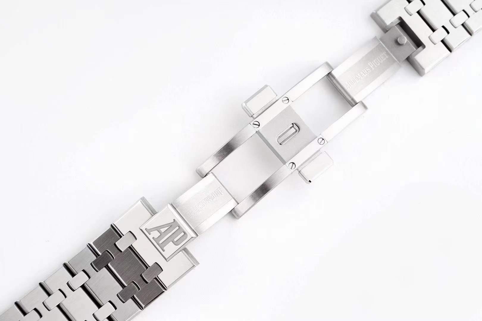 Audemars Piguet Royal Oak series multi-functional watches 26574 and 26606