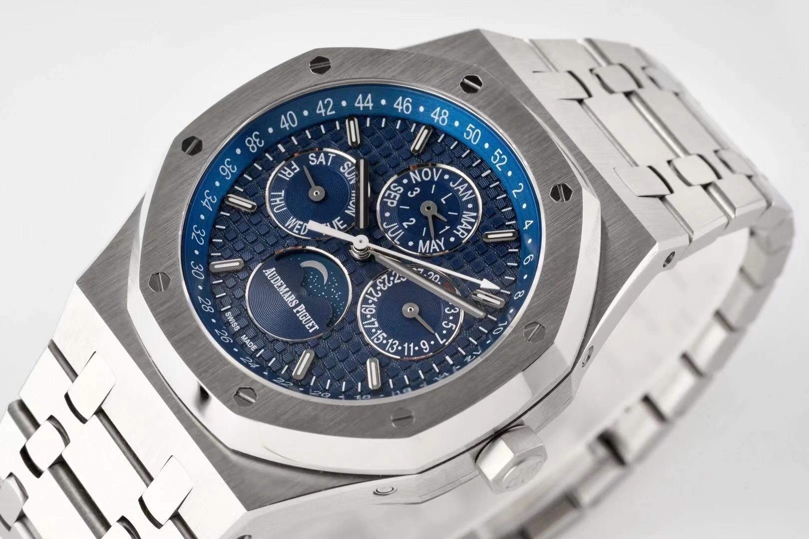 Audemars Piguet Royal Oak series multi-functional watches 26574 and 26606