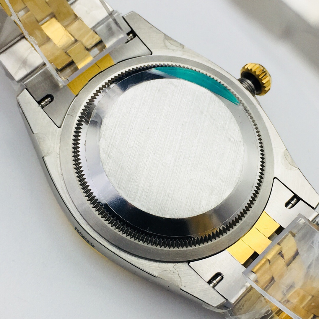 Rolex's original molded 3235 automatic mechanical movement Datejust series 126233