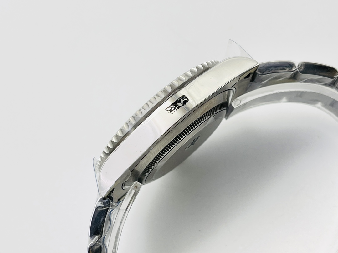 Rolex Submariner 40MM Shock Release!