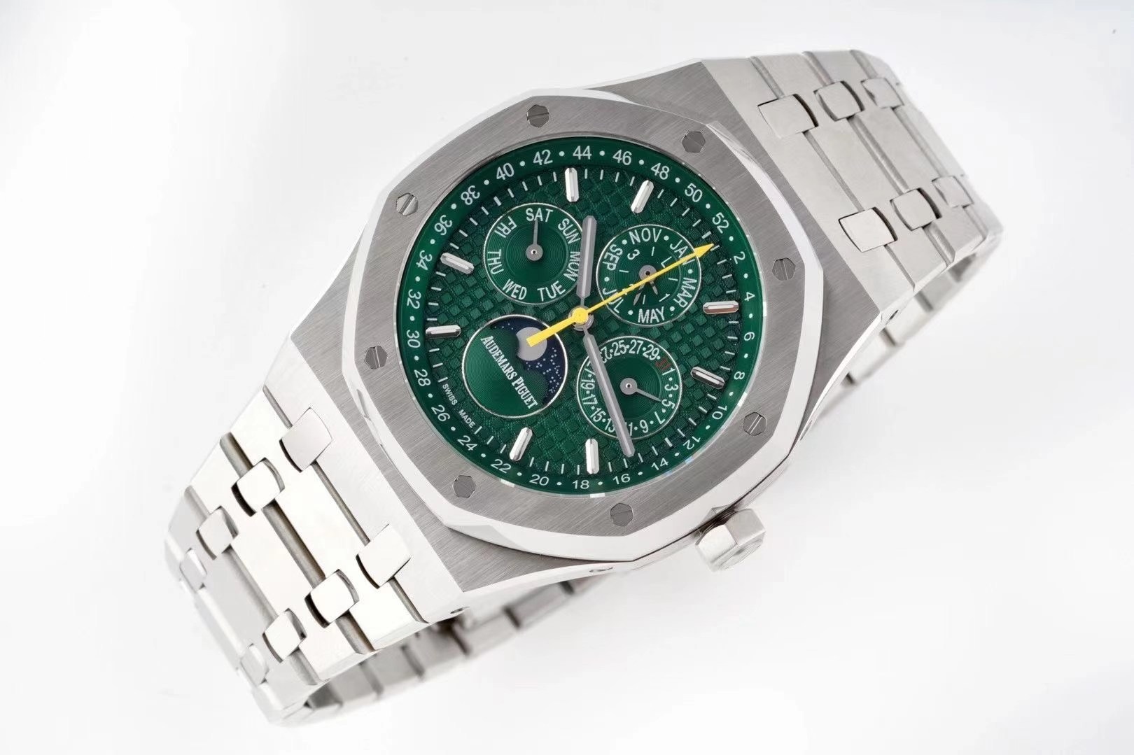 Audemars Piguet Royal Oak series multi-functional watches 26574 and 26606