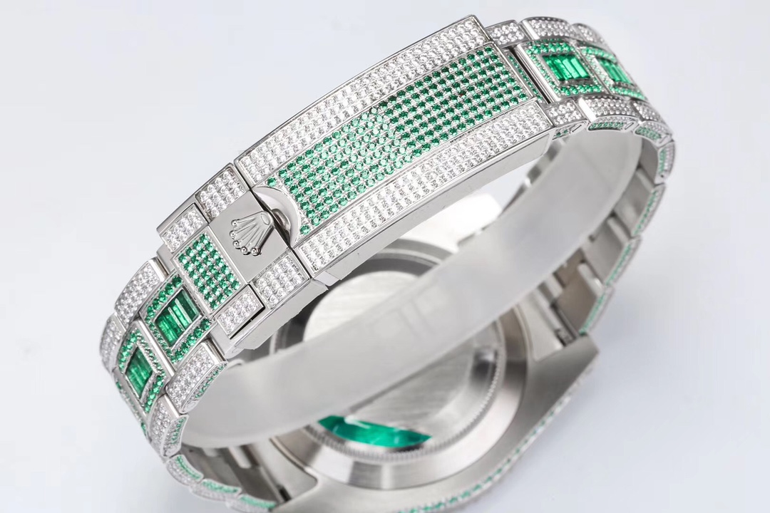 The new Rolex Submariner series full diamond customized version