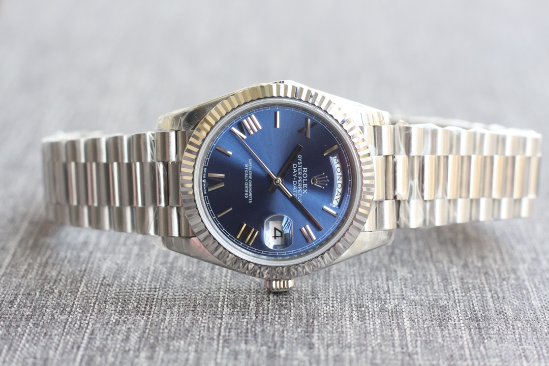 Rolex Datejust, 40mmx13mm in diameter, three beads with