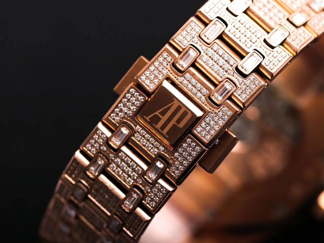 Royal Oak series 15452 couple's new model filled with star diamonds