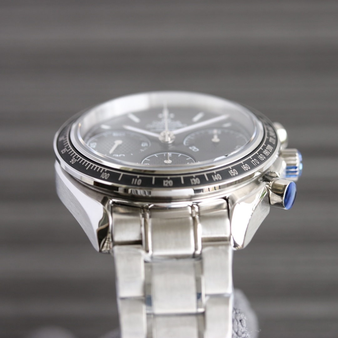 Omega Speedmaster series 326.32.40.50.06.001 multi-function chronograph watch.