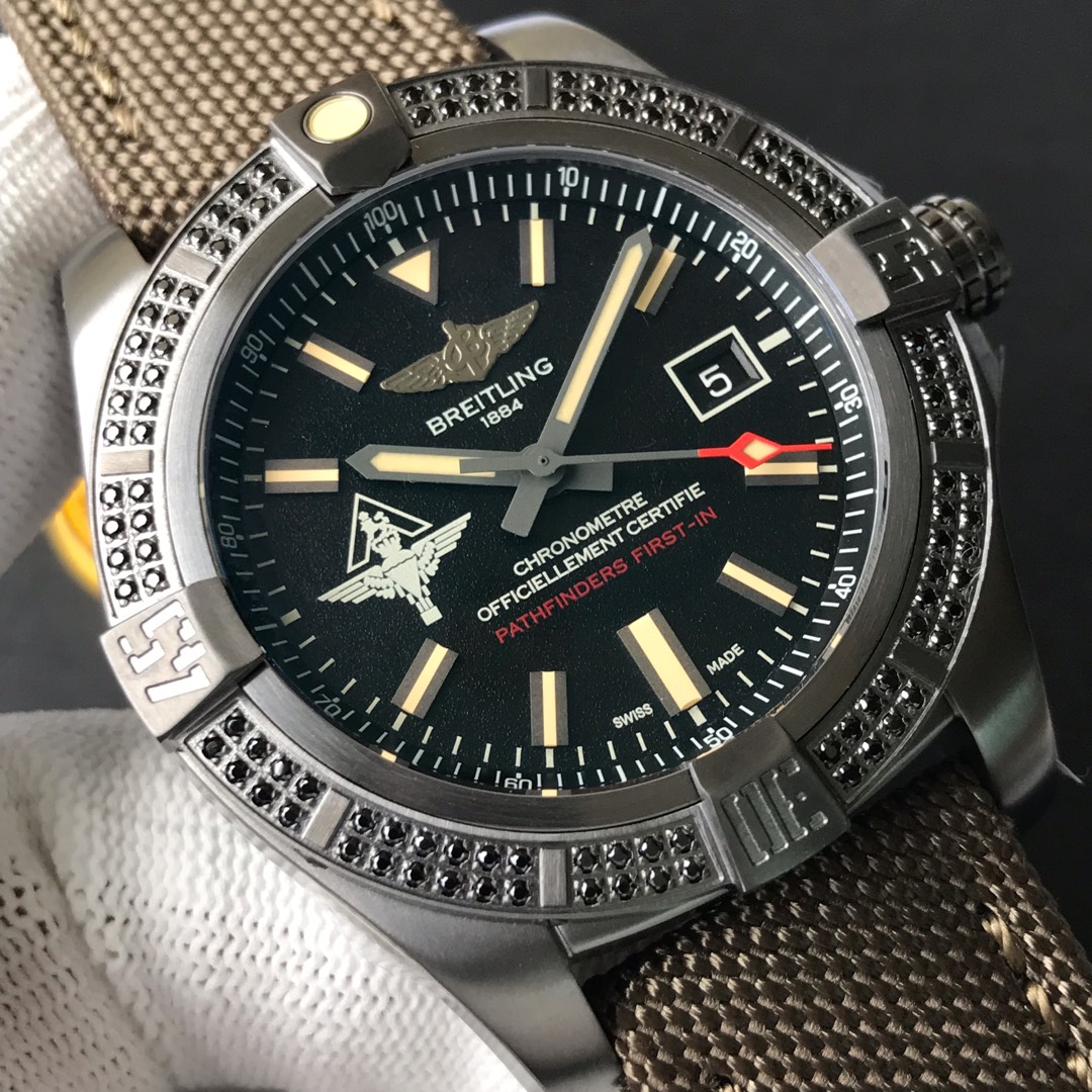 Breitling Avenger Blackbird🐧set with black diamonds original titanium case