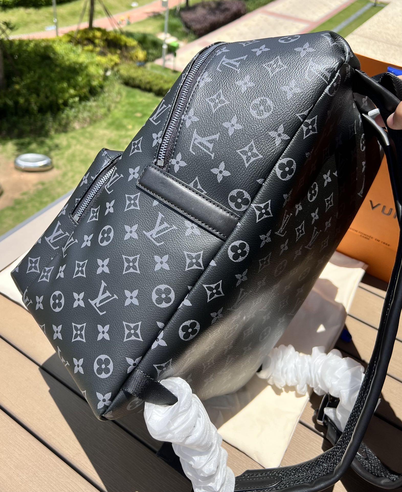 LV164219 travel bag
