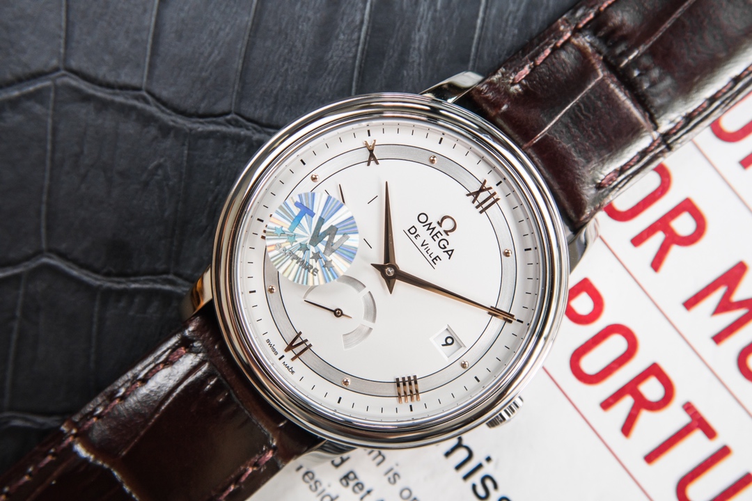 Omega Kinetic Die Fei is equipped with 2824