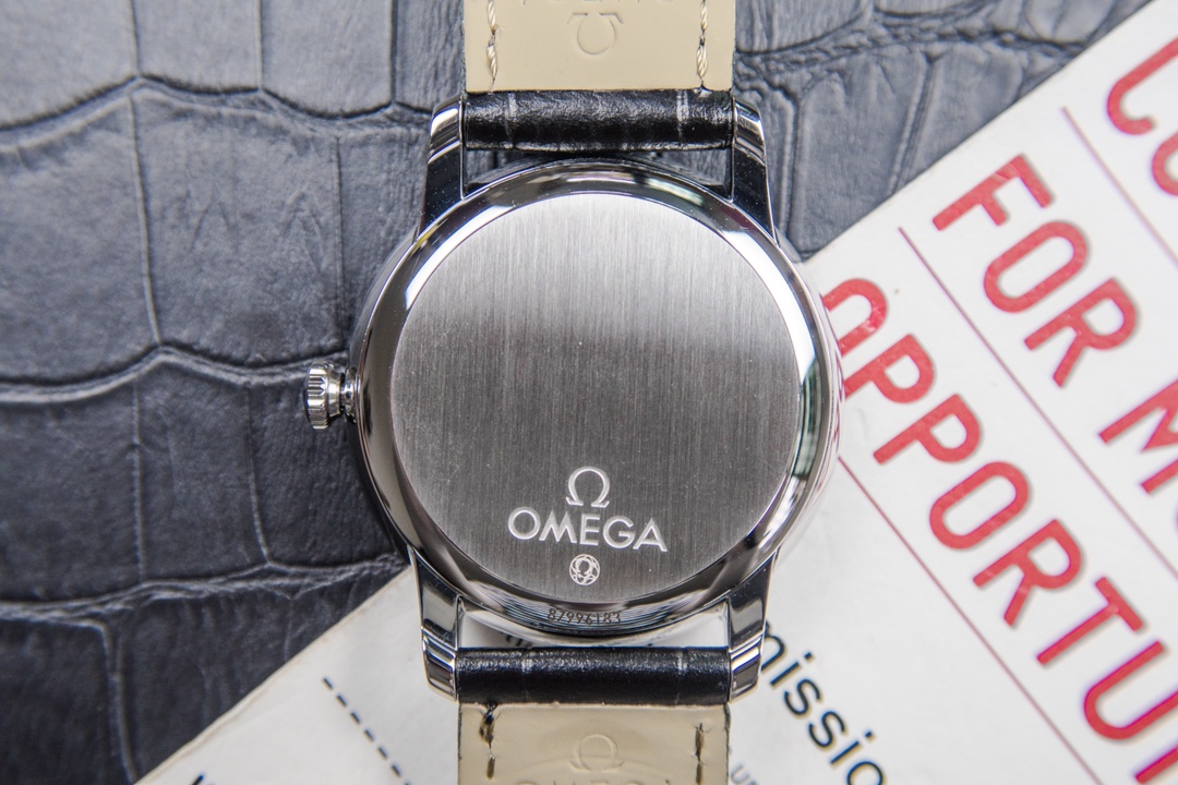 Omega Kinetic Die Fei is equipped with 2824