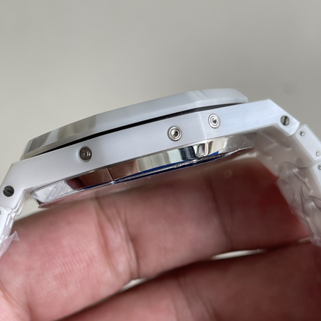 Audemars Piguet Royal Oak series multi-functional watches 26574 and 26606