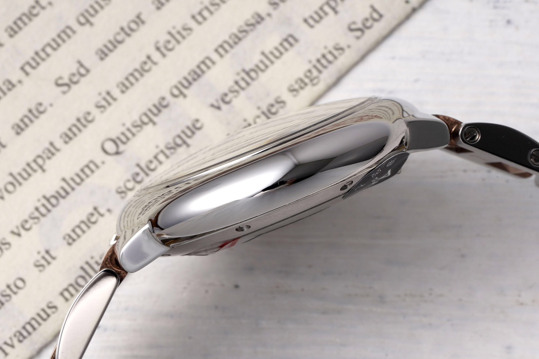 Cartier 33mm blue balloon series watch