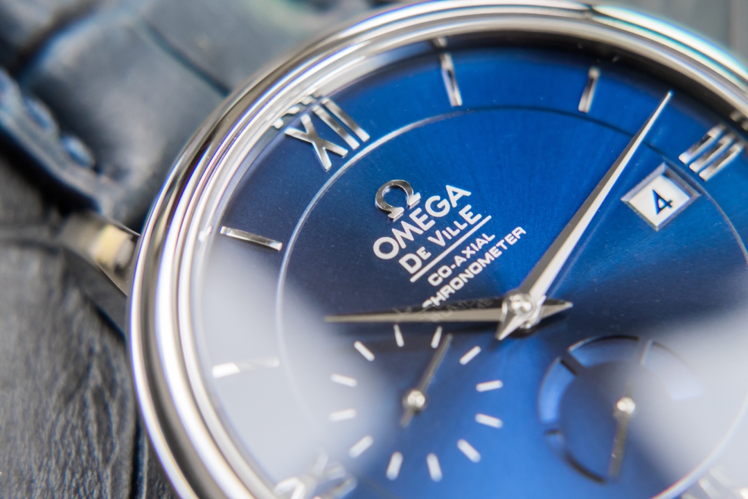 Omega Kinetic Die Fei is equipped with 2824