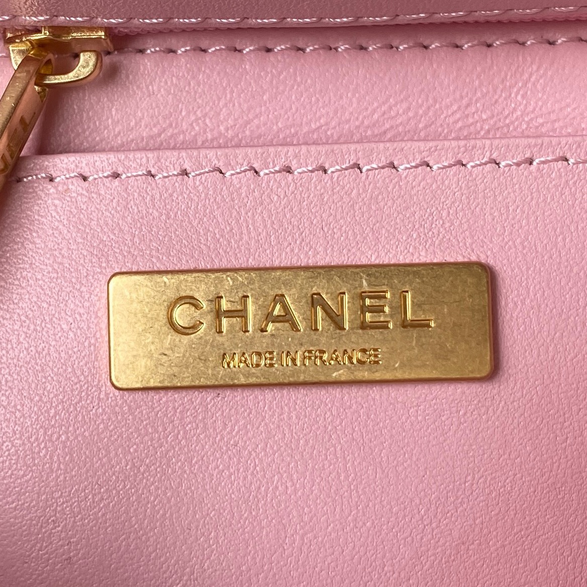 Chanel AS4035 bag