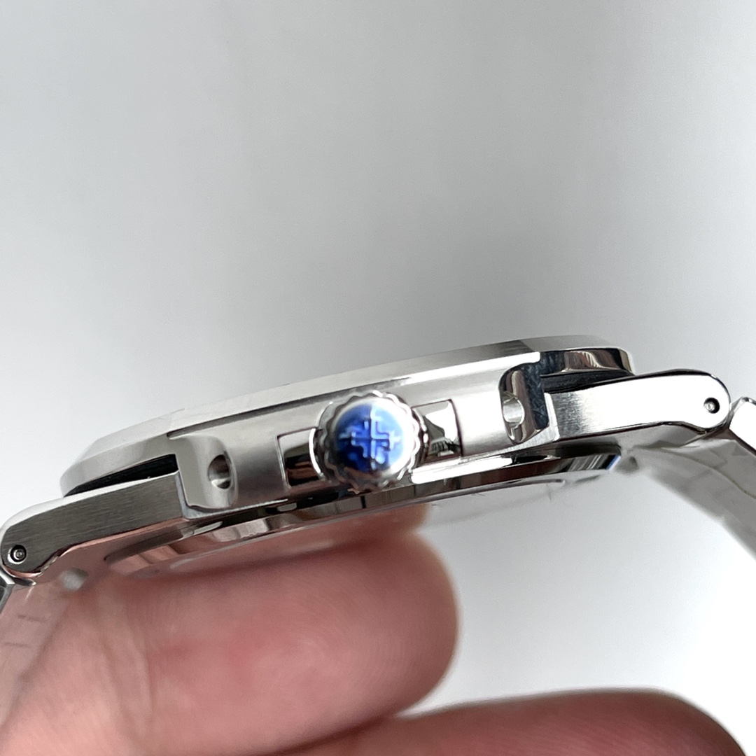 Patek Philippe. Elegant Sports Series 5711/1A Nautilus Watch