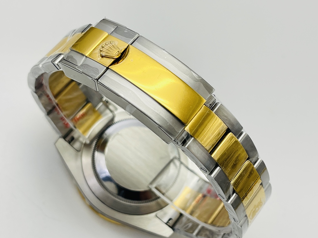 Rolex Greenwich 116713-LN-78203