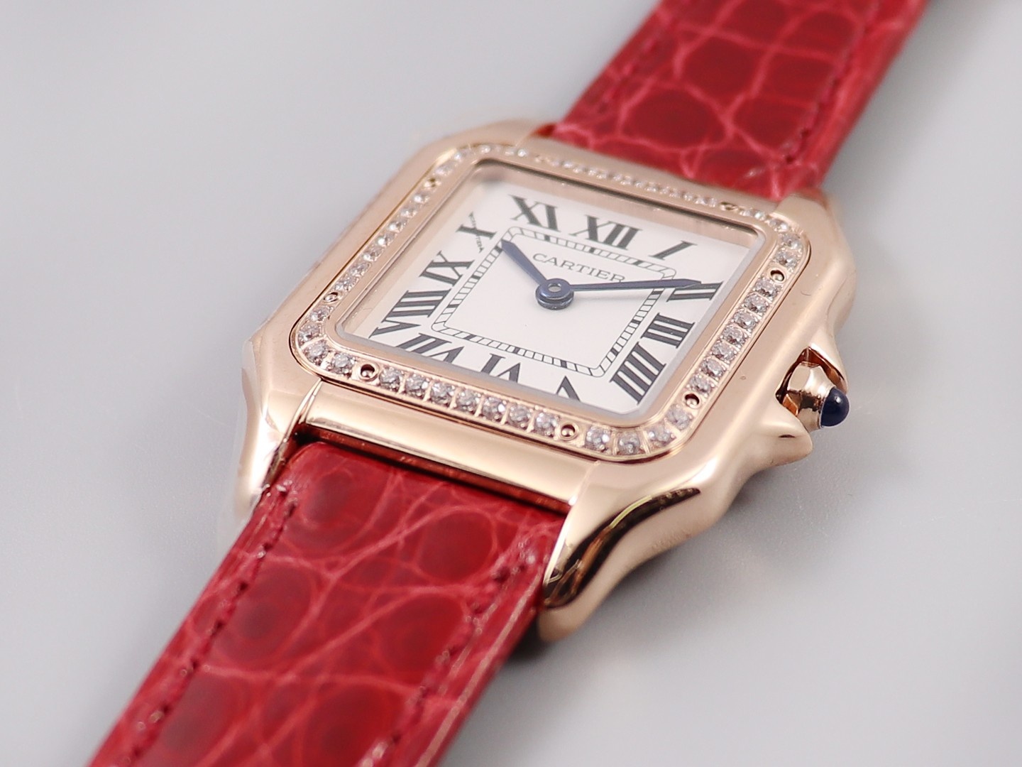 Cartier cheetah watch size: 27 x 37 mm, 22*30 mm