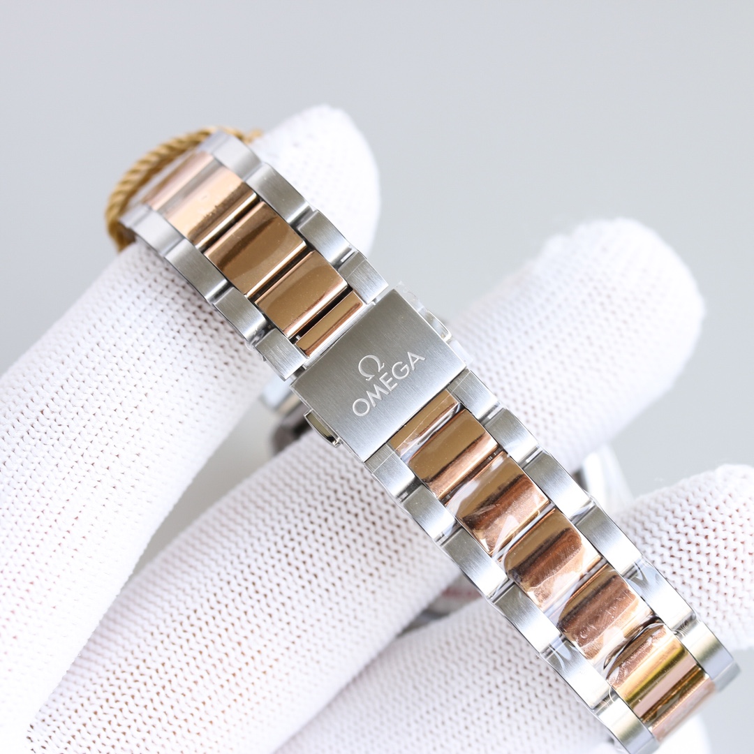 The Omega Seamaster series has a diameter of 34mm