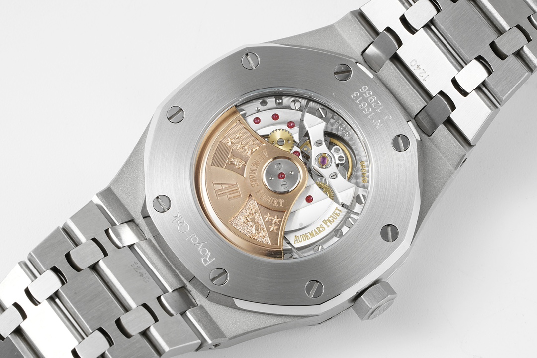 Audemars Piguet Royal Oak 15400V2 version