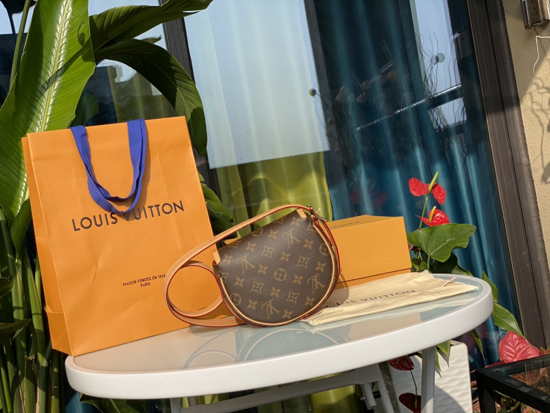 LV164622 bag