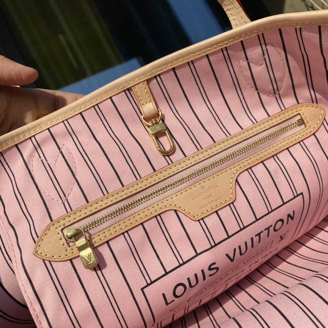 LV 164075 bag style
