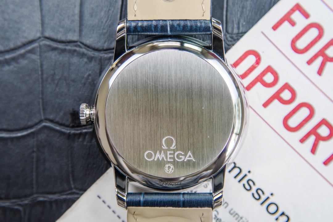 Omega Kinetic Die Fei is equipped with 2824