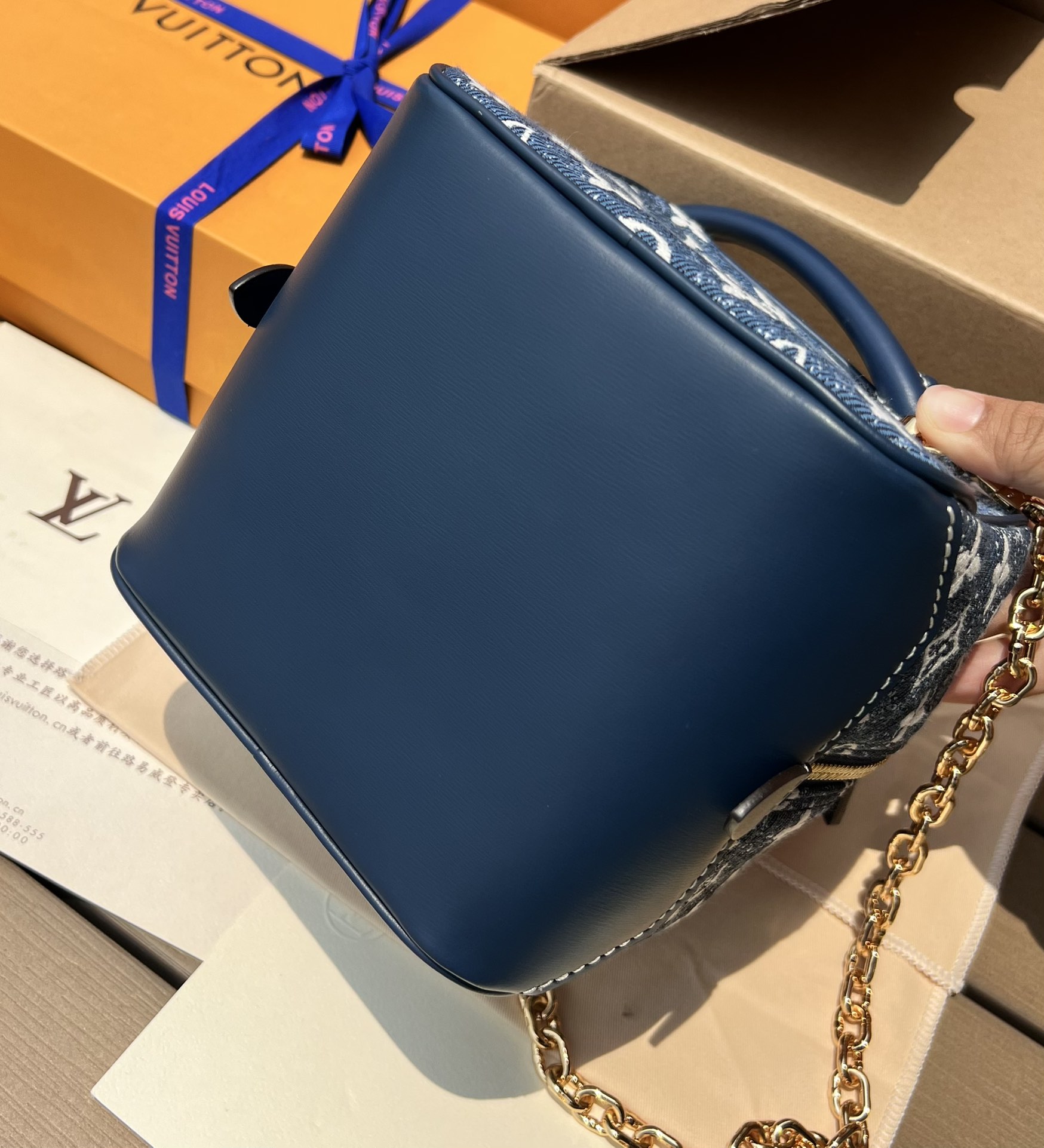 LV164885 denim bag