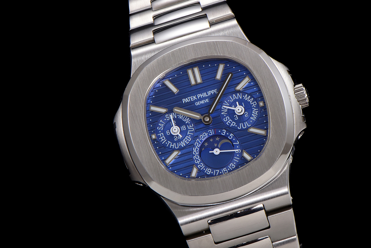 Patek Philippe 5740/1G-001 - the ultra-complex multi-functional Nautilus complex watch